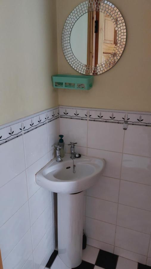 Small Single Room 莱特肯尼 外观 照片